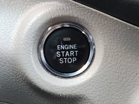 Used 2013 Toyota Highlander Limited AWD/4WD image 30