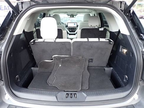 Used 2025 Ford Explorer Platinum w/ LUX Leather Package AWD/4WD image 10