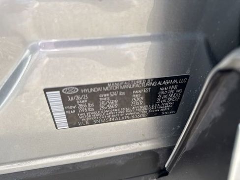 Used 2023 Hyundai Santa Fe Limited image 32