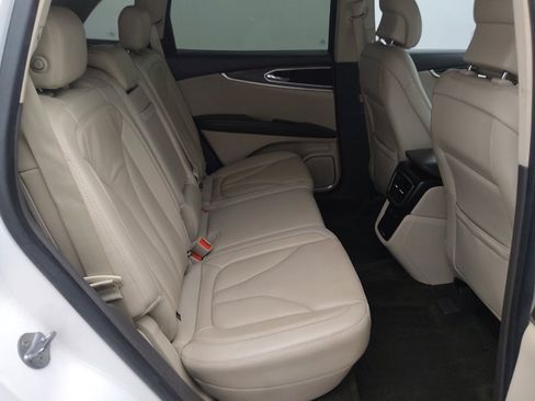 Used 2017 Lincoln MKX Reserve w/ Driver Assistance Package FWD image 19