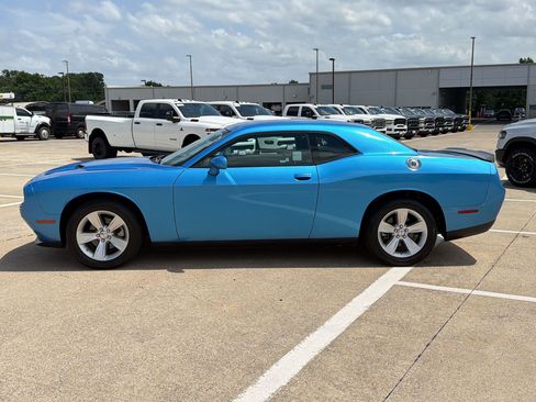 Certified 2023 Dodge Challenger SXT RWD image 2