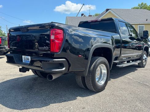 Used 2025 Chevrolet Silverado 3500 High Country w/ Technology Package AWD/4WD image 6