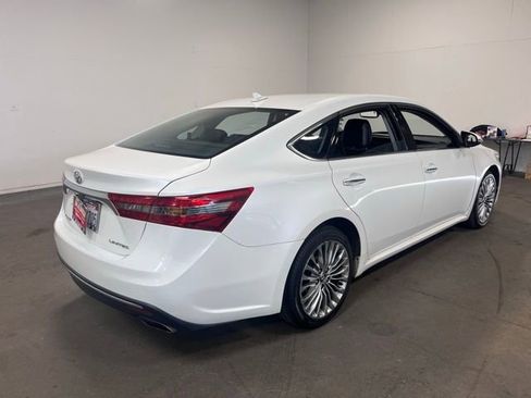 Used 2016 Toyota Avalon Limited w/ Toyota Safety Sense Package image 3