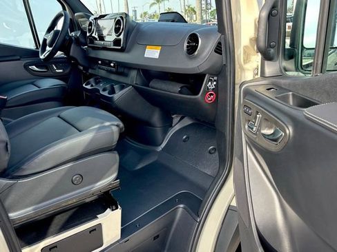 New 2026 Mercedes-Benz Sprinter 2500 image 28