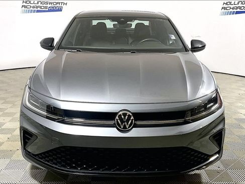 Used 2025 Volkswagen Jetta Sport FWD image 2
