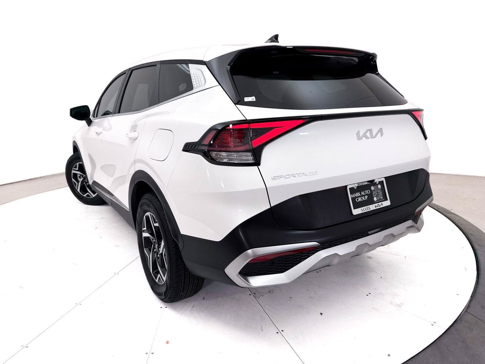 Used 2023 Kia Sportage LX FWD image 6