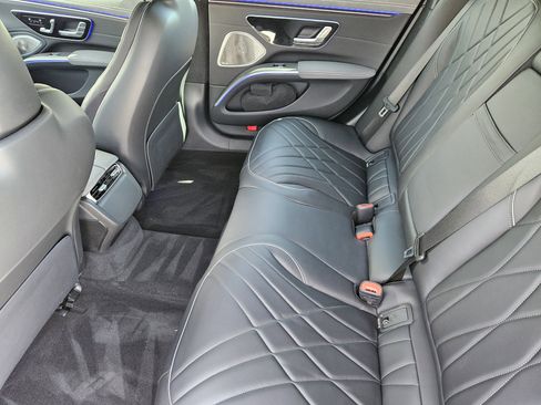 Used 2023 Mercedes-Benz EQS 580 4MATIC Sedan image 30