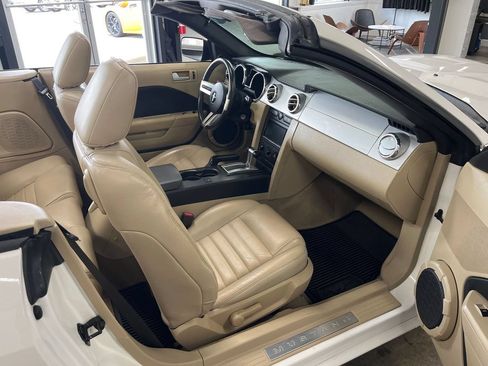 Used 2009 Ford Mustang GT Premium RWD image 49