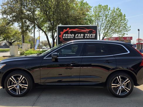 Used 2018 Volvo XC60 T5 Momentum w/ Convenience Package image 2