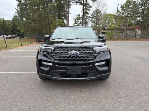 Used 2024 Ford Explorer XLT w/ Equipment Group 202A AWD/4WD image 3