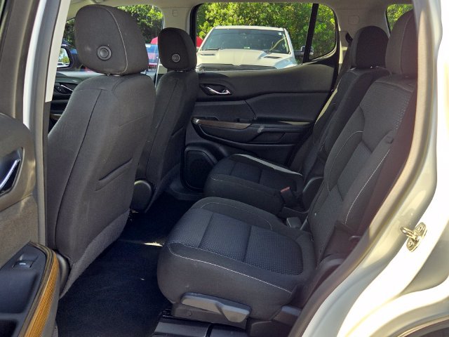 Used 2021 GMC Acadia SLE w/ Driver Convenience Package FWD image 10