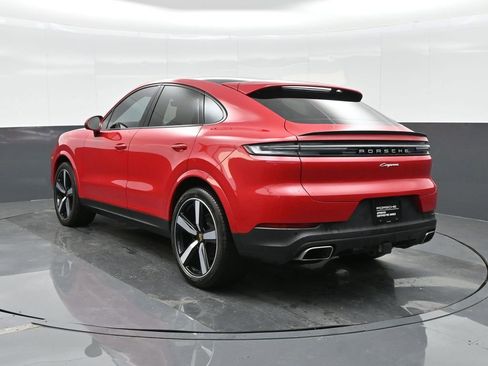 Certified 2024 Porsche Cayenne Coupe image 3