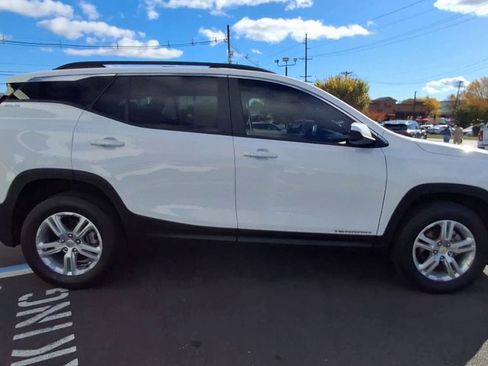 Certified 2023 GMC Terrain SLE w/ Driver Convenience Package image 9