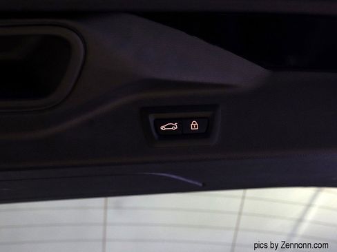 Certified 2023 BMW X7 xDrive40i w/ Premium Package image 32