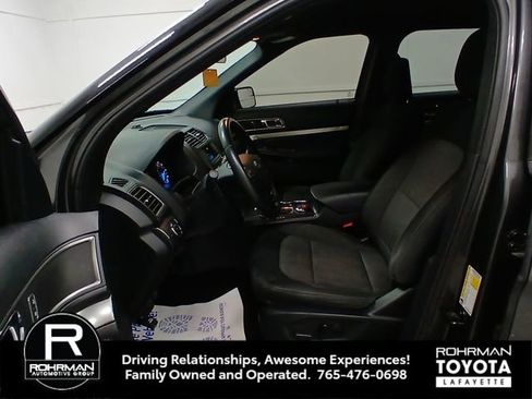 Used 2019 Ford Explorer XLT AWD/4WD image 11
