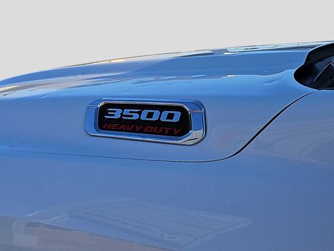 Used 2024 RAM 3500 Limited image 11