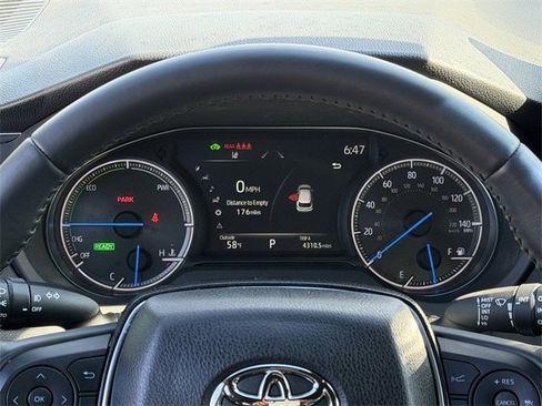 Certified 2024 Toyota Venza XLE image 16