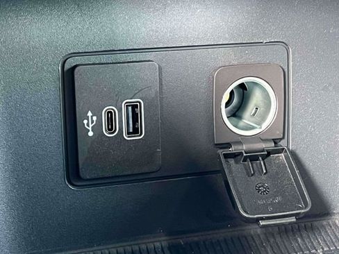 Used 2026 Ford Explorer Active AWD/4WD image 37