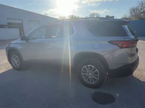 Used 2023 Chevrolet Traverse LT w/ Rear Camera Mirror Package image 6