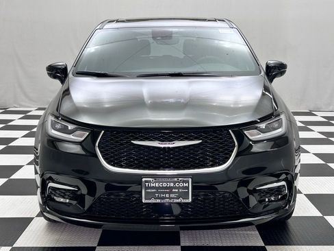 New 2026 Chrysler Pacifica Select image 3