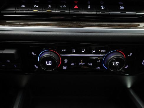 Used 2025 Chevrolet Silverado 1500 LT Trail Boss w/ LT Trail Boss Premium Package AWD/4WD image 27