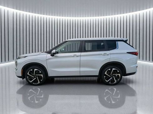 Used 2024 Mitsubishi Outlander SE FWD image 7