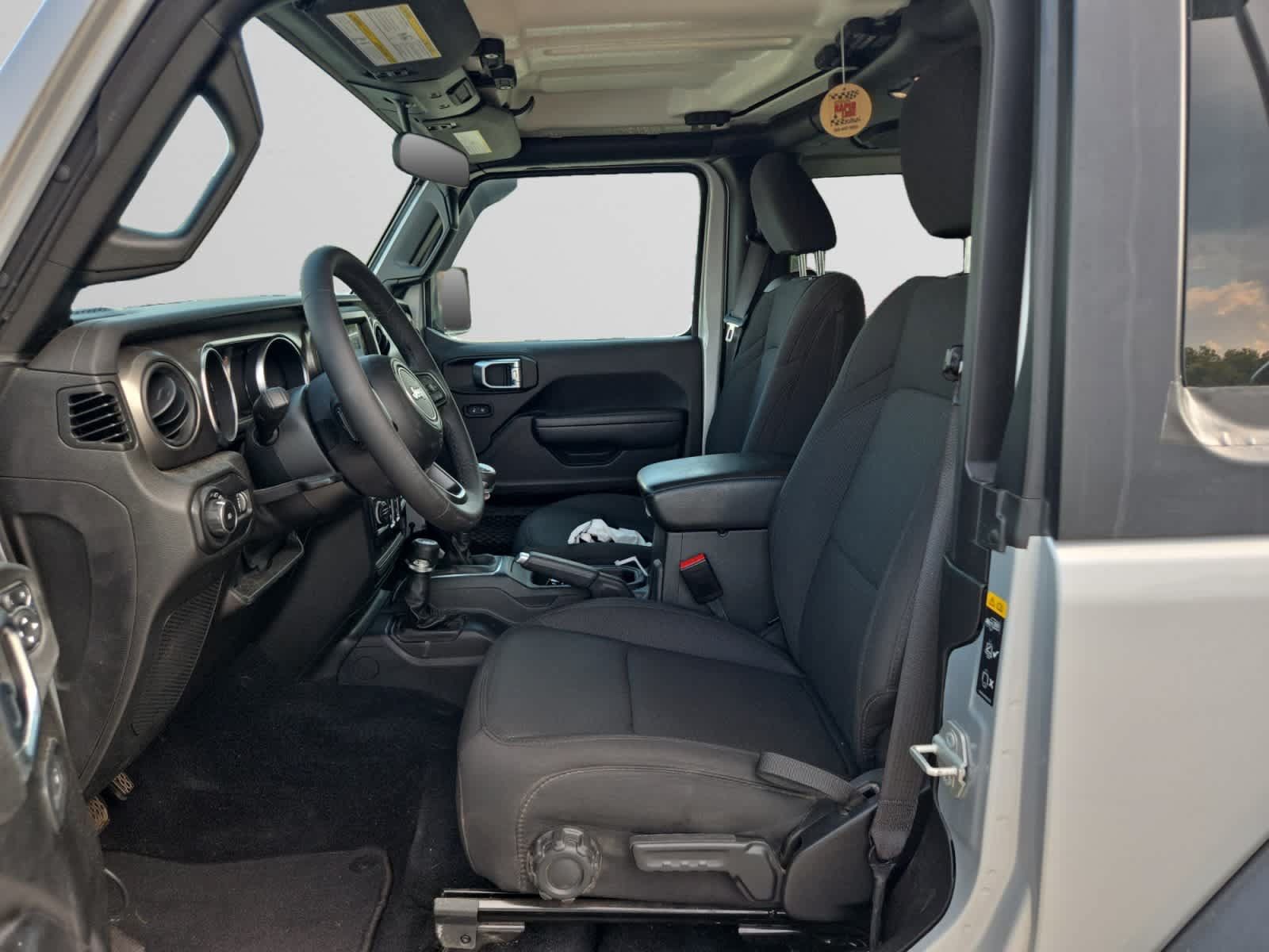 Used 2023 Jeep Wrangler Sport AWD/4WD image 9