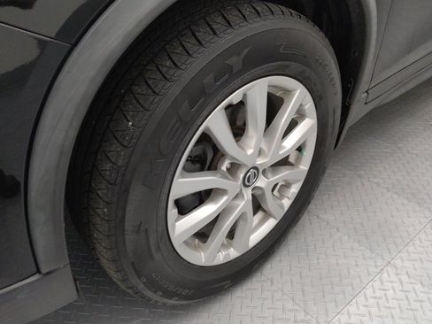 Used 2019 Nissan Rogue SV image 31