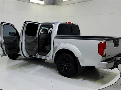 Used 2014 Nissan Frontier SV RWD image 31