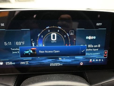 Used 2025 Chevrolet Equinox LT AWD/4WD image 17