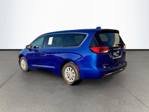 Used 2018 Chrysler Pacifica Touring Plus image 5