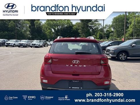 Used 2022 Hyundai Venue SEL FWD image 5