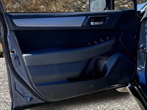 Used 2017 Subaru Outback 2.5i Premium image 21