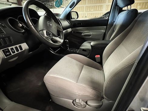 Used 2013 Toyota Tacoma PreRunner w/ Convenience Pkg image 11