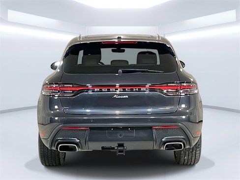 Used 2025 Porsche Macan image 7