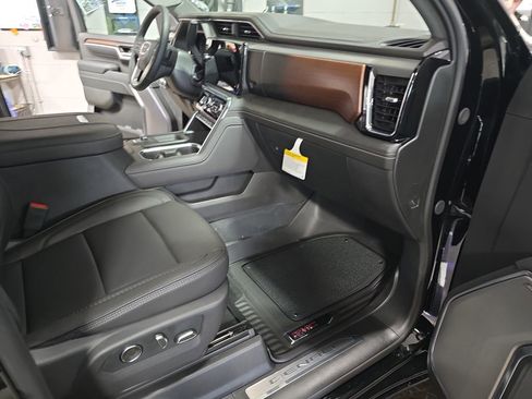 New 2026 GMC Sierra 2500 Denali w/ Denali Reserve Package AWD/4WD image 10