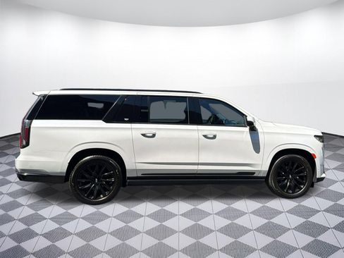 Used 2023 Cadillac Escalade ESV Sport Platinum w/ LPO, ONYX Package AWD/4WD image 8