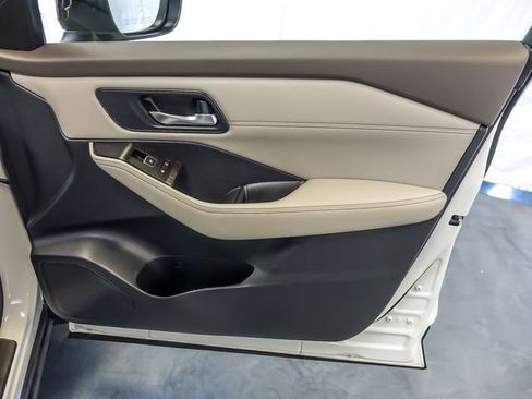 Used 2023 Nissan Rogue SL image 31