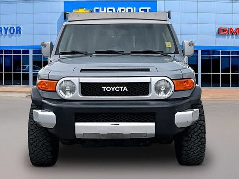 Used 2014 Toyota FJ Cruiser 4WD w/ Convenience Package image 2