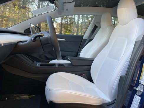 Used 2023 Tesla Model 3 Standard Range image 14