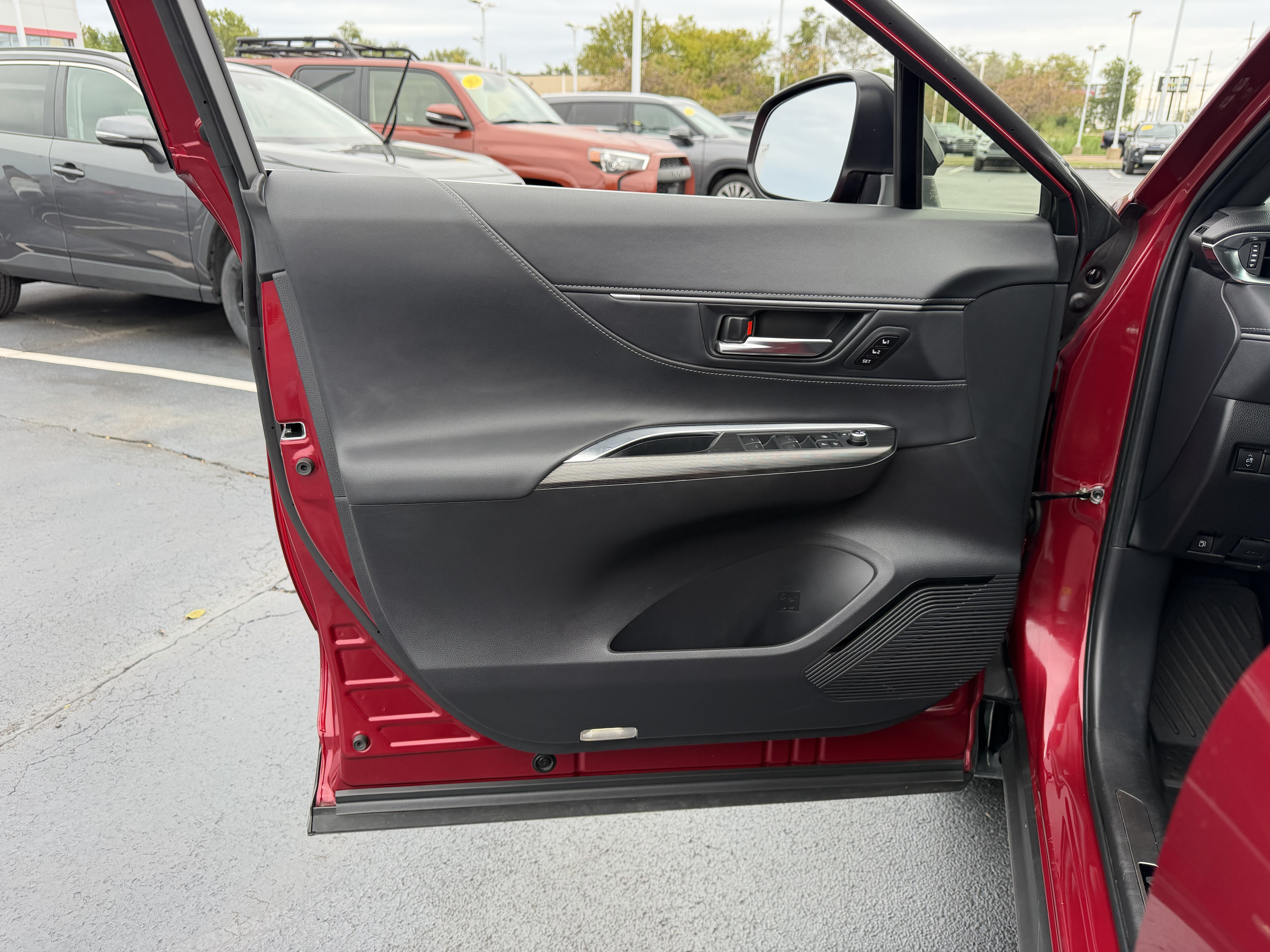 Used 2023 Toyota Venza Nightshade AWD/4WD image 20