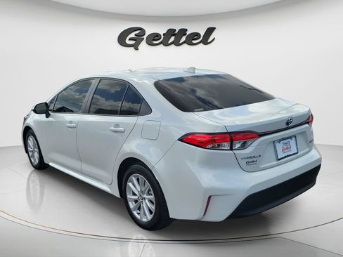 Used 2024 Toyota Corolla LE w/ LE Convenience Package FWD image 7