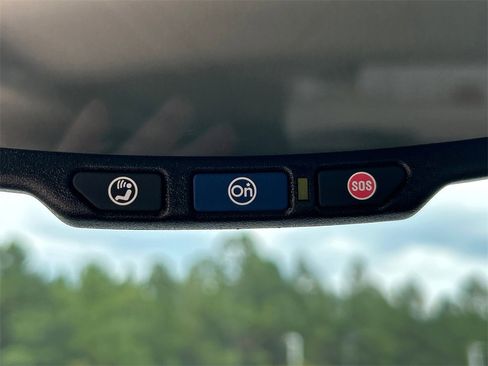 Used 2022 Chevrolet Trax LT w/ Redline Edition image 13