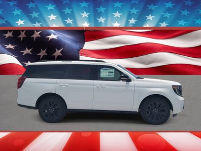 New 2025 Ford Expedition Platinum w/ Stealth Appearance Package