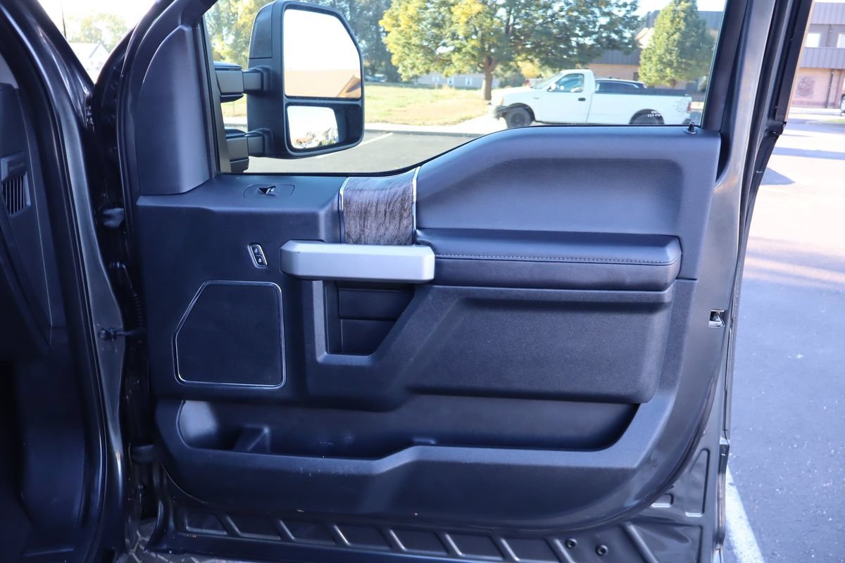 Used 2019 Ford F250 Lariat w/ Lariat Ultimate Package AWD/4WD image 26