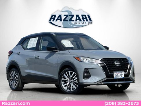 Used 2024 Nissan Kicks SV FWD image 1
