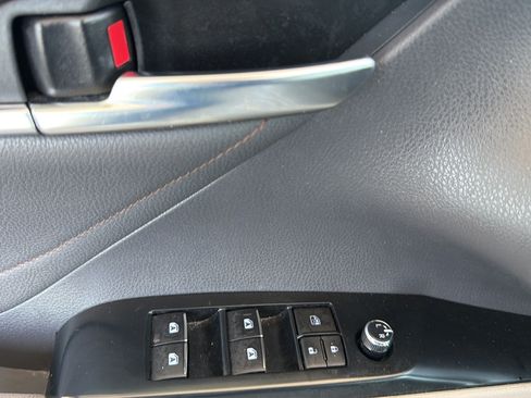 Used 2018 Toyota Camry XLE FWD image 22