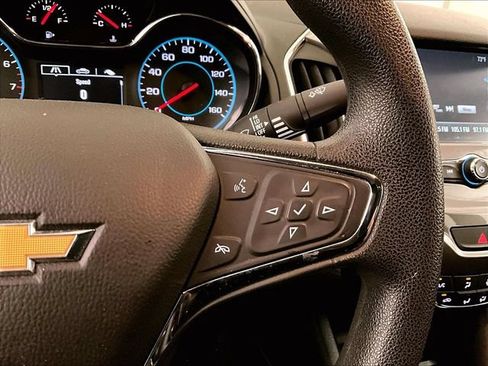 Used 2018 Chevrolet Cruze LT w/ Convenience Package FWD image 18
