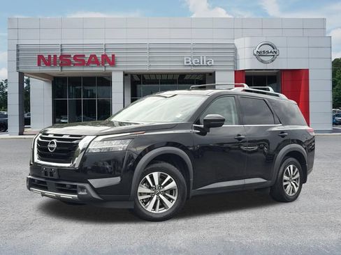 Used 2022 Nissan Pathfinder SL w/ Cargo Package AWD/4WD image 1