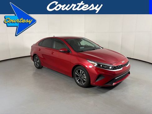 Used 2024 Kia Forte LXS w/ LXS Technology Package FWD image 1